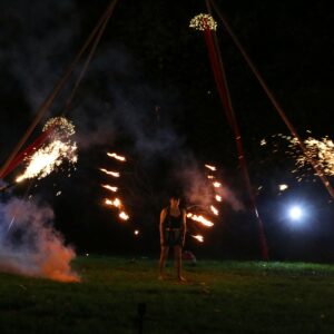 SPECTACLE TISSU AERIEN ET FEU - HALLOWEEN - 31E FLAMME-COMPAGNIE SHAYLA _ISABELLA DELLE CASTELLE (17).JPG